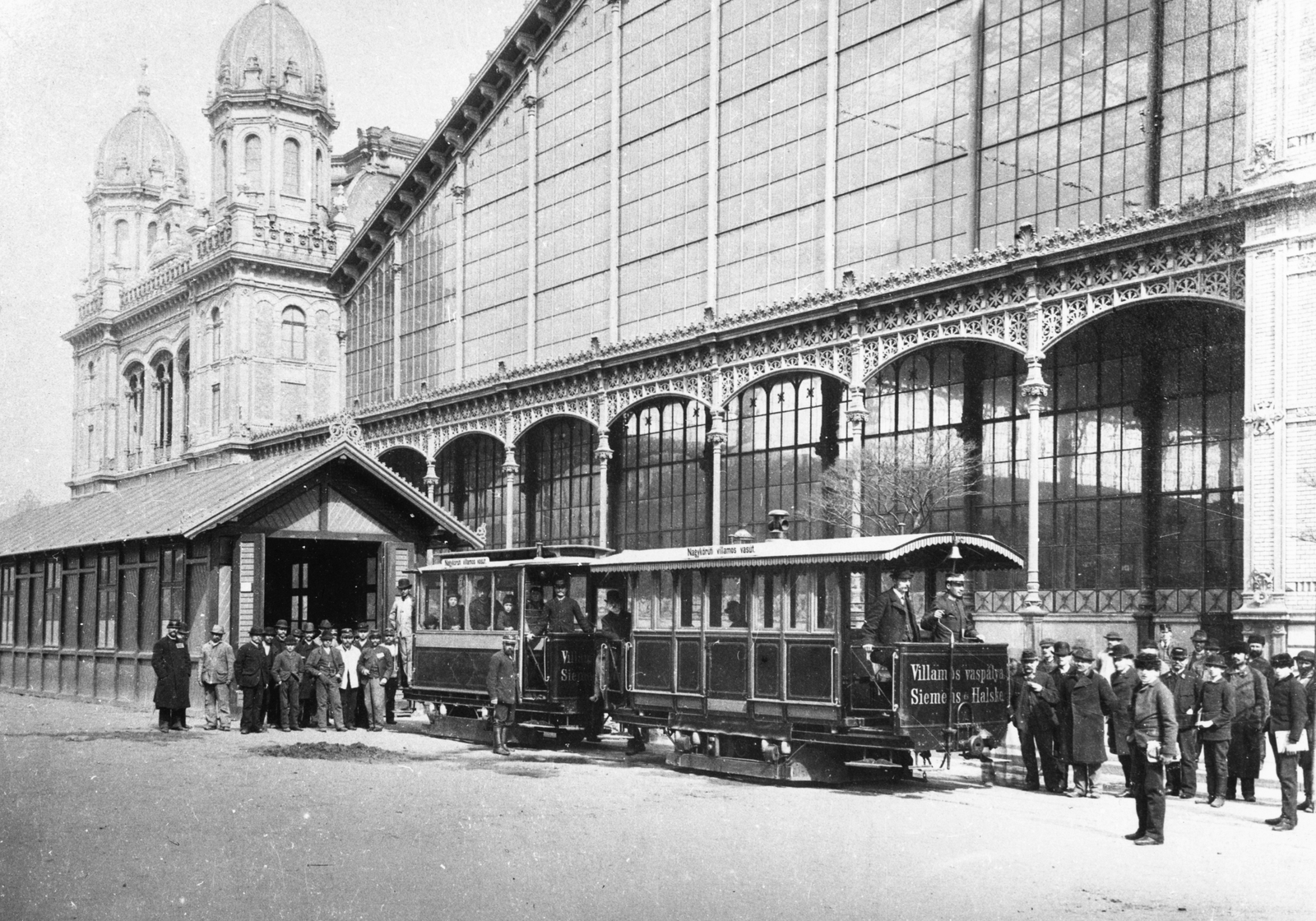 Budapest, Nyugati pályaudvar, első villamos